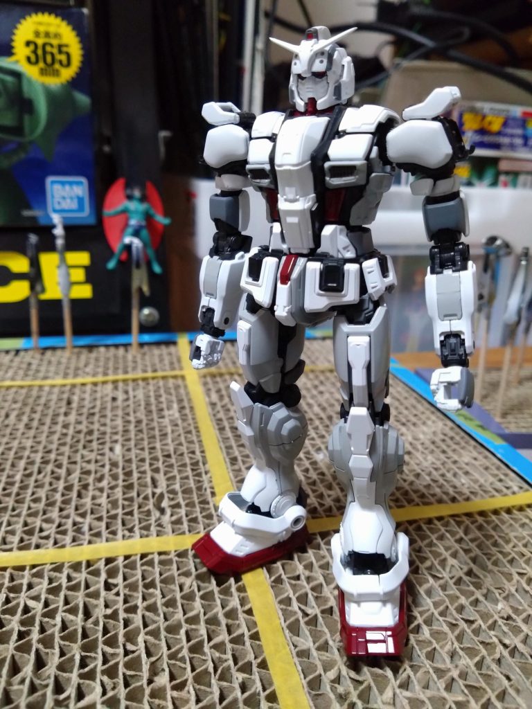 あんなに白かぁったのに〜♪凄い骸骨感を出したかったですね。もっとグレーの色味が濃いのを塗ったのですが本当に骨の白が浮き過ぎになり淡いグレーに変更。スケキヨ感1。