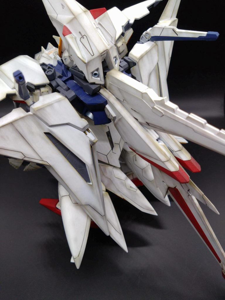 後姿怪獣ですね。何か飛んでた時鳴き声したし。