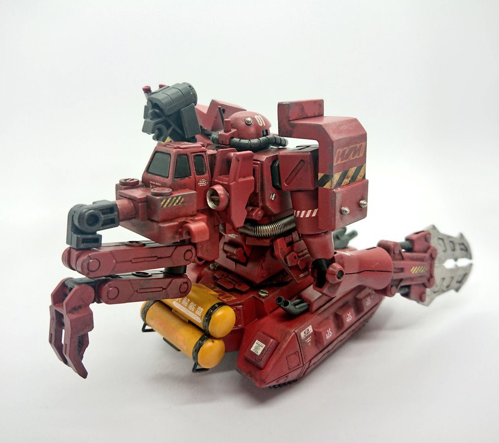 ・クレーンオプション、サブタンクザクタンク付属の物をベースにパーツを追加して改造していますクレーンアームははいぱーギャン子とラビオット用オプションを組み合わせましたちなみにザクの腕もギャン子だったりします