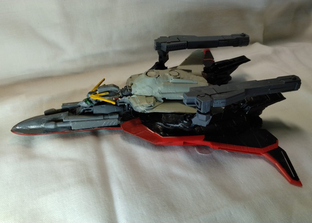 　空戦特化のＡＣモード、ジェット燃料プロペラント付き。　大気圏内では重鈍なフルモードではなく、ＴＰＯに合わせた仕様が選べる。　ＡＢＣそれぞれに核融合炉と推進器一式があるので、無人のＡＢユニットはリモート操作で分離合体が可能。　ユニバーサルジョイントにミサイル等を搭載可能。