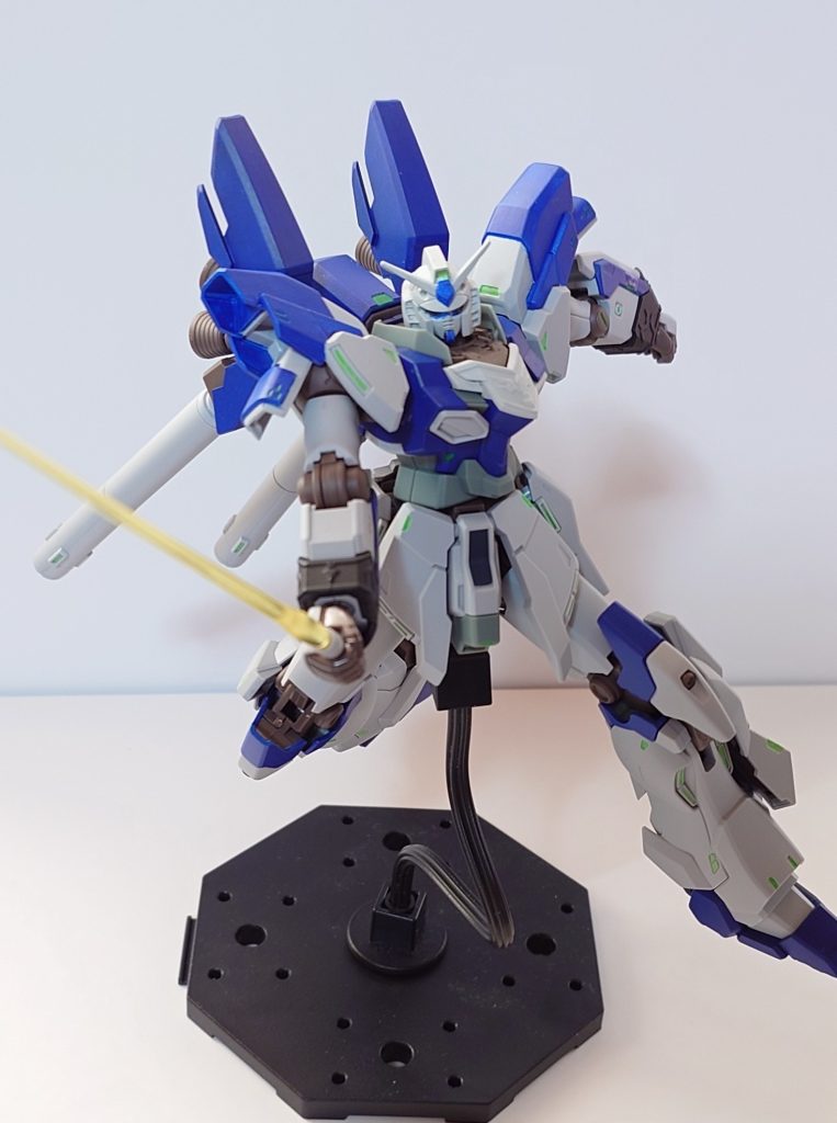 頭が初代なのでよく見るポーズをしようとしましたが、ちょっと微妙無理すると壊しそうなのでとりあえずここまで