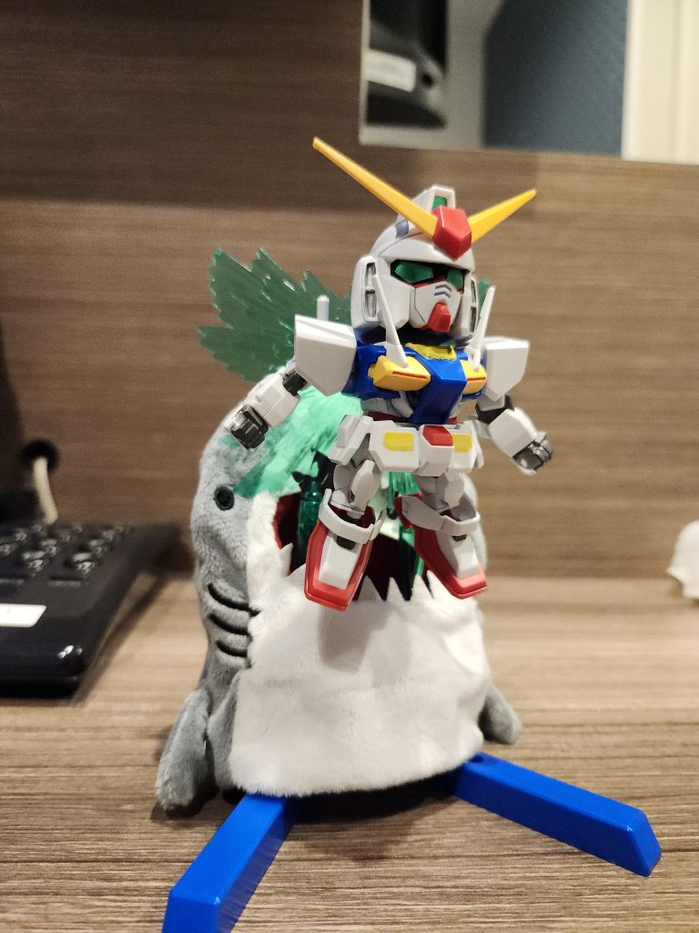 …そんな訳で宇都宮旅行でした、バンダイミュージアムになんも売って無かったのは予想外でしたがマンホール見れたし、餃子美味かったしでなんだかんだ楽しめましたね。 最後に一言…ぶりぶりざえもんの声優は初代はマ・クべ、2代目はティエリアだよ! Oガンダム「なんの情報なんだ…」そういえば、ティエリアの中の人もOガンダムくんのパイロットの中の人もやらかし…Oガンダム「それ以上はいけない!あと俺の中の人は超大型新人なんだっ!」