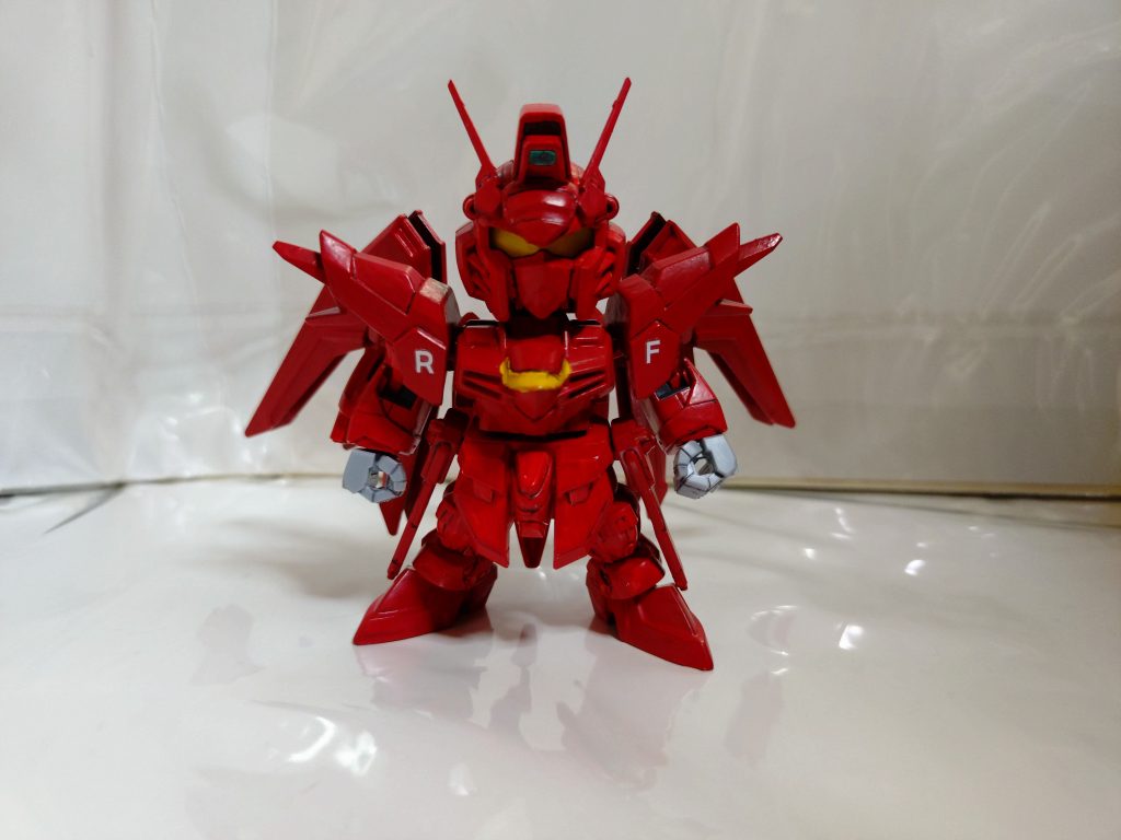 正面から申し訳程度に方にシールを貼ってます(笑)