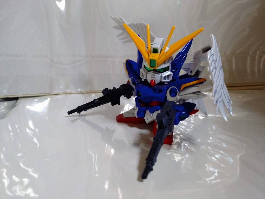 ツインバスターライフルは肉抜きは埋めてませんが色を塗りました真っ白は味気ないですからね