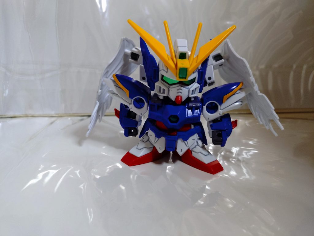 正面からSDのウイングゼロカスタムのキットの中では1番好きな体型してます(*´ω`*)