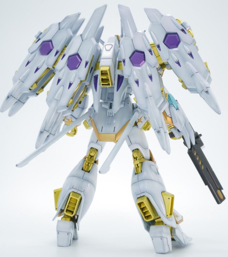 パーツ分割がかなり細かいので塗装がしやすかったのですが、サハスラブジャだけはシールだったので塗り分けが大変でした。塗り分けは付属シールをマスキング代わりに利用して、塗り分けています。