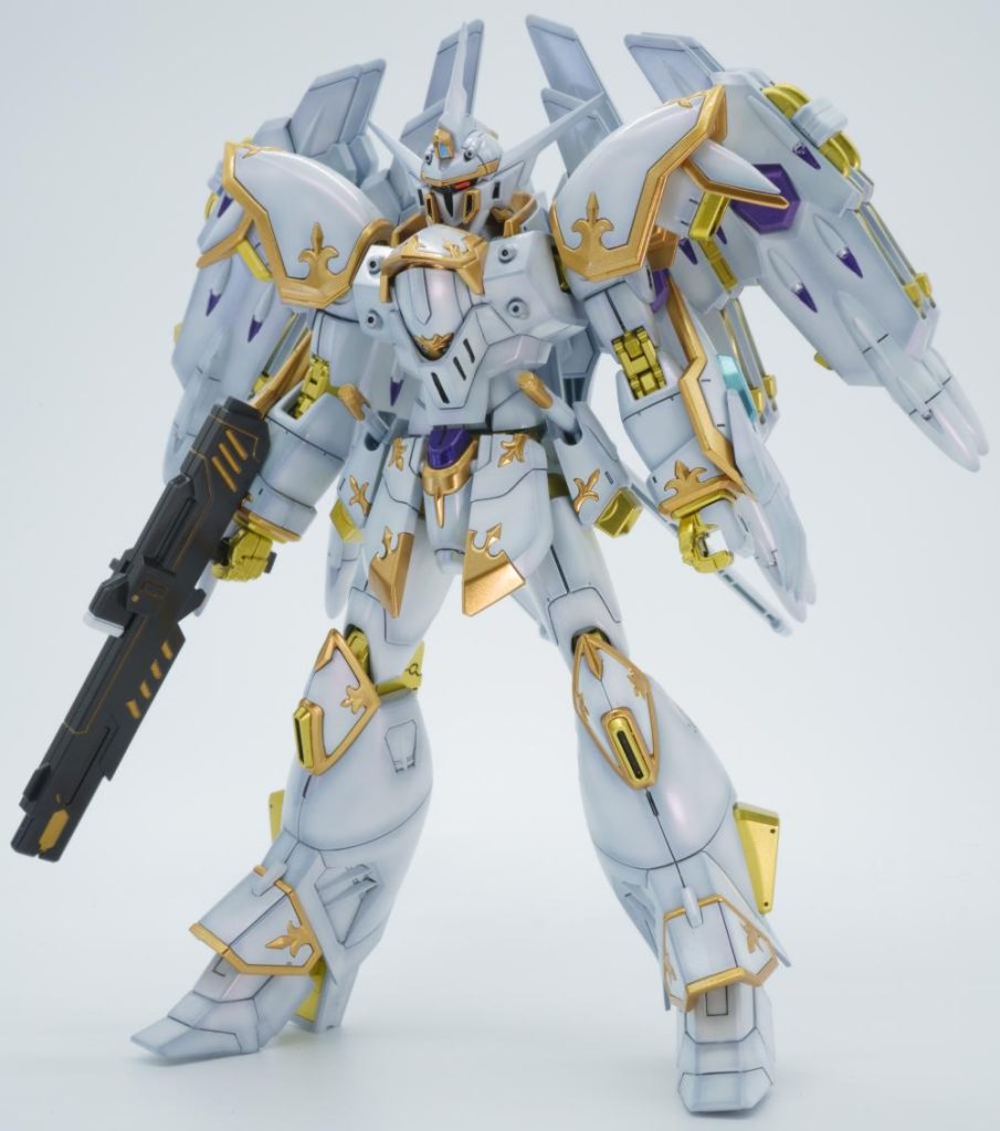 エングレービング部分と関節部分が公式絵を見ると色が違ったので、あえて色分けをしてみました。