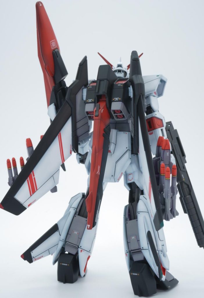 ウイング部分にはラインを入れてエース感を出しています。 