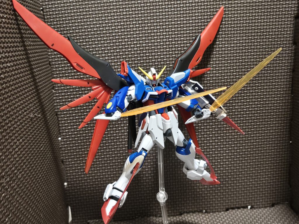 フラッシュエッジ4Sビームブーメランソード出力を上げ大型ビームソードとして利用可能。勿論投擲も可。腰部にイモータルジャスティスとの共通装備であるヴィーセルナーゲルビームブーメランを装備。脚部にはカルキトラ ビーム重斬脚を装備。