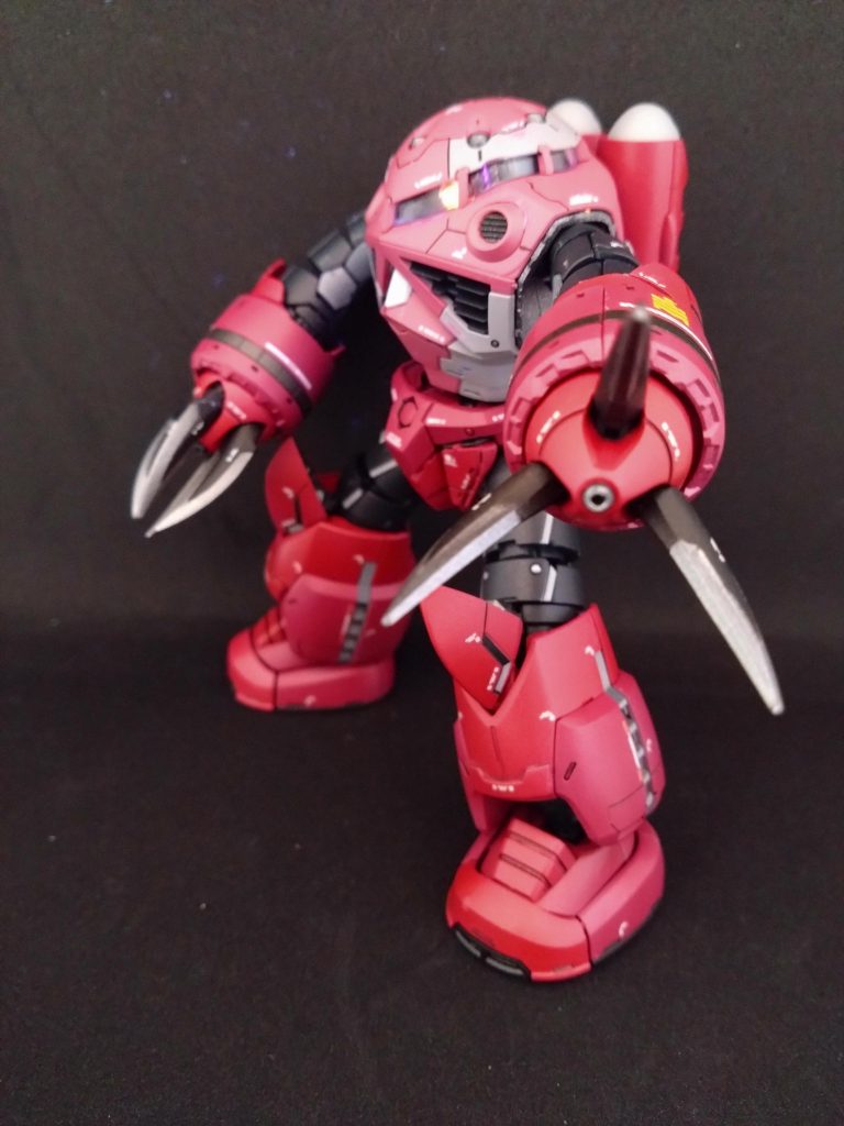 モノアイは蛍光塗料仕様