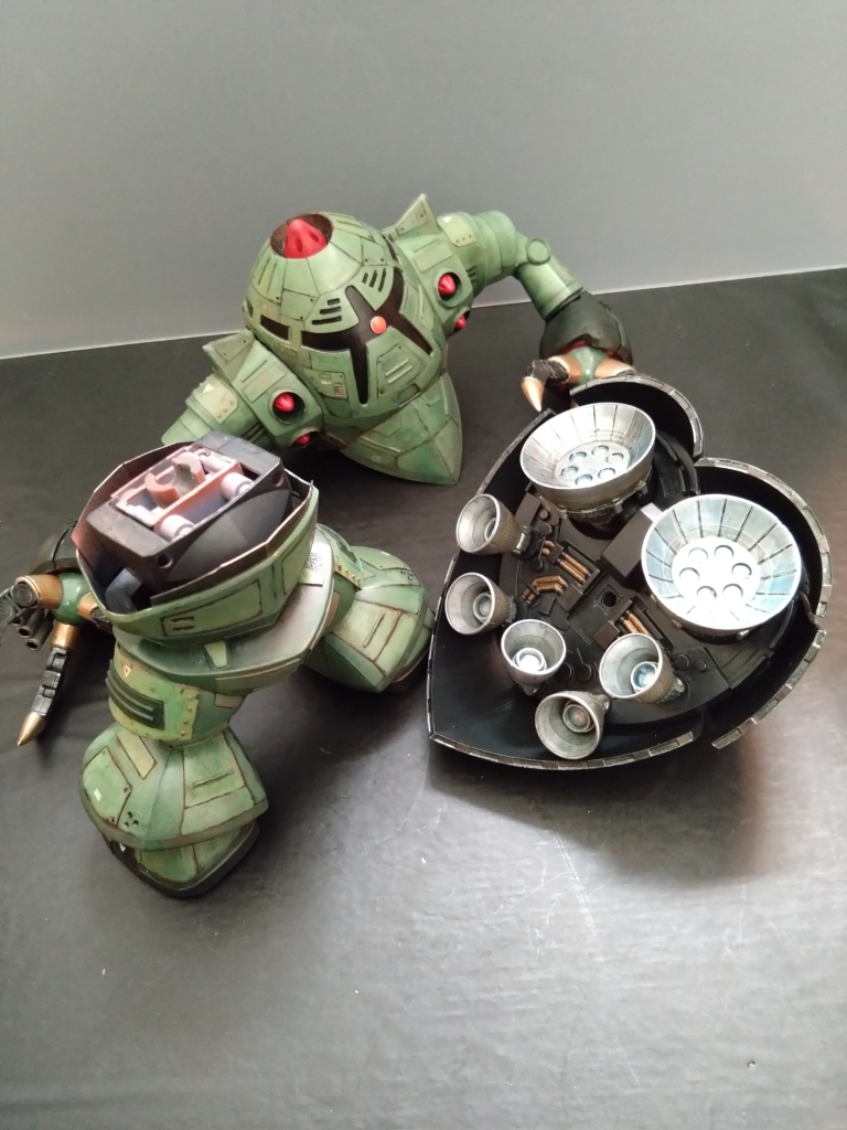 裏側と接続部分です。