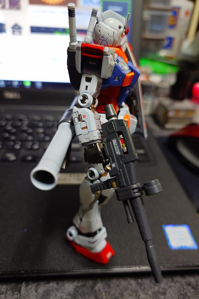 側面肩パーツを赤にしたの少し後悔