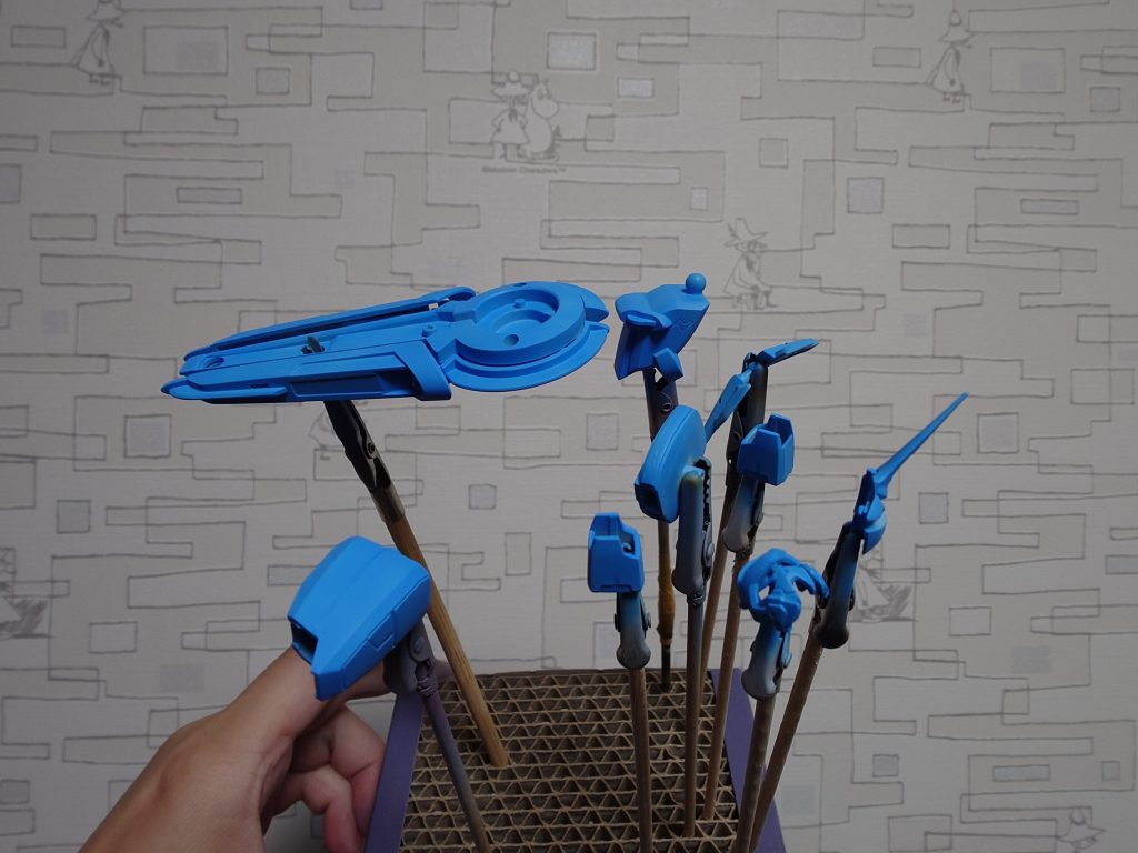 ガイアカラーのサーフェイサーEVOスカイブルーを下地にしました。とても発色が良い！