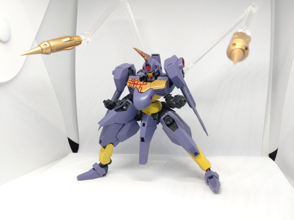 素材の大本がパワーダーのミサイルなのでスタンドで飾れます。先端はビルダーズパーツです。