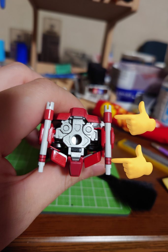 ビームサーベルの部分。この部分はなんとか情報量を増やしたいと思い塗り分けて見ました。連結させてもしっかりと主張してくれて満足です！