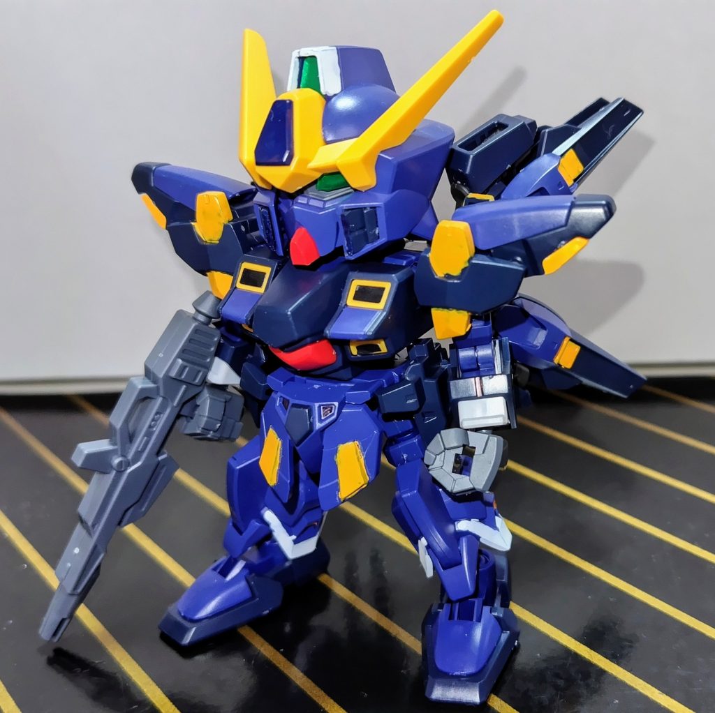 シスクードからの改修点はツインアイの作成と頬ダクト？の切り詰めだけです(笑)あとは塗装を部分的に筆塗りで行っています