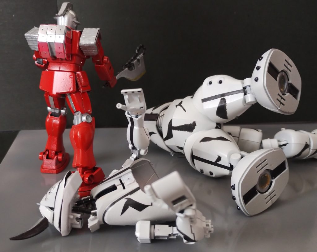 真っ二つ!デンキオーは倒された。外星人ビットの地球侵略は失敗に終わった。ありがとうウルトラジムMkⅦ!外星人ビットはモビルスーツを使うより「カワイ子ちゃんに弱い」という地球人の弱点を突いたほうがよかったのではないだろうか?