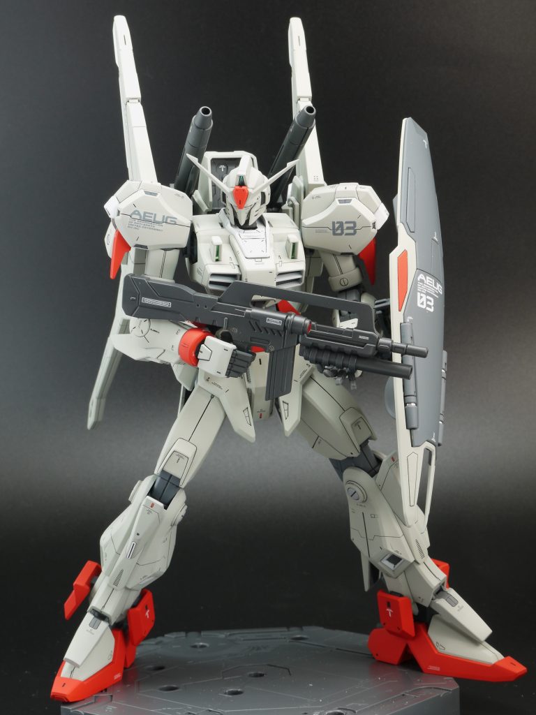 塗装は、水性ホビーカラーをエアブラシで吹いています。・ガルグレー・サフ色・ディアクティブホワイト・シャインレッド・ニュートラルグレー・ニュートラルグレー＋ダークグレー（6:4）・焼鉄色・ツヤ消しクリアー UVカットスムースクリアーガルグレーが思ったよりも黄色？緑色？寄りでしたが、そのおかげで兵器っぽい感じになったように思います。