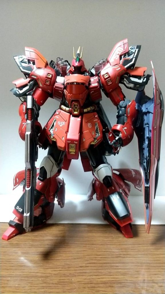 赤い機体に黒を織り混ぜて塗装しました