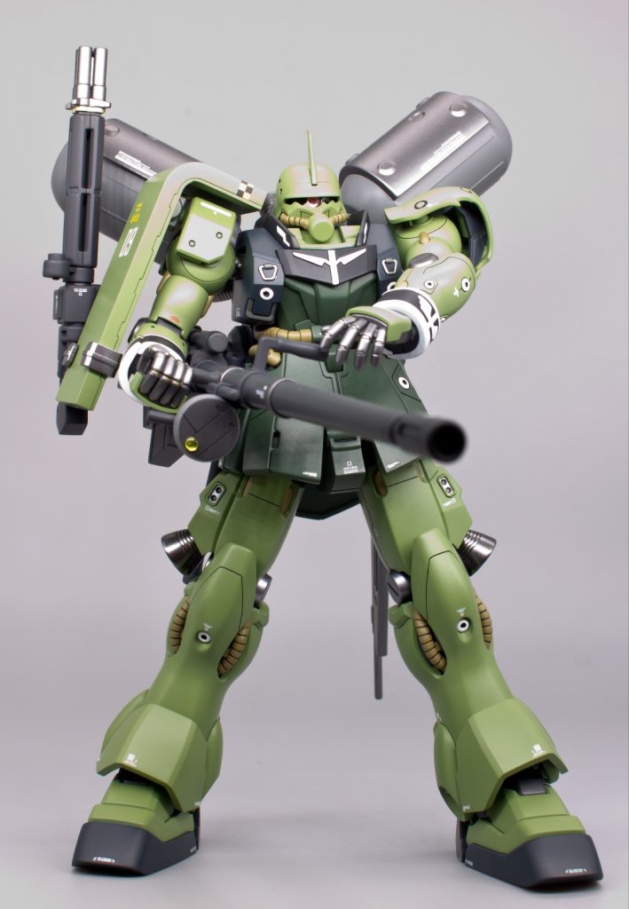 一般機らしいシンプルさと武器の豊富さが魅力ですね親衛隊機よりも装飾も控え目で塗装は大分楽です(笑)