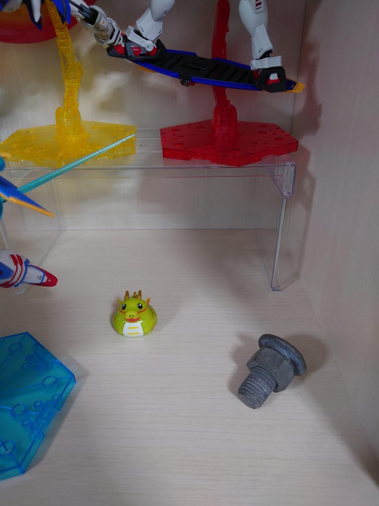 残り2人の席は予約済みです。ネオチャイナのクラブ・エースは間もなく到着されます！楽しみです！ネオロシアのブラック・ジョーカーはおそらく来年でしょうか？ガイアクラッシャーのエフェクトが付属することを期待します！あと先代シャッフル同盟やデビルコロニーとかも商品化してほしいものです！