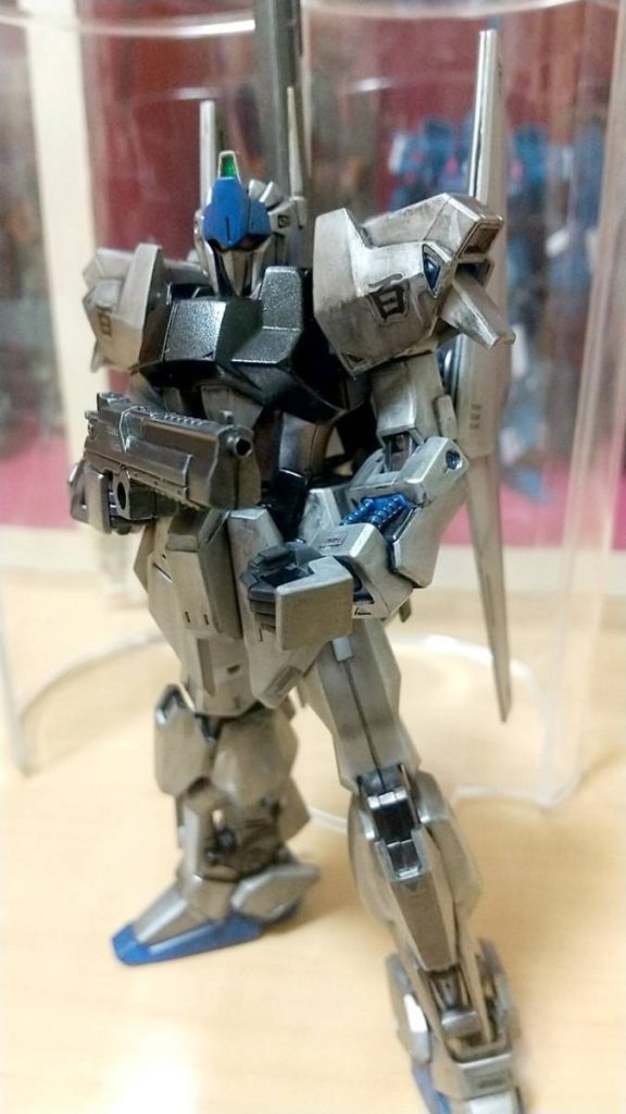 HGはパーツも少なく肩の力抜いて制作しました配色は自己満足してます