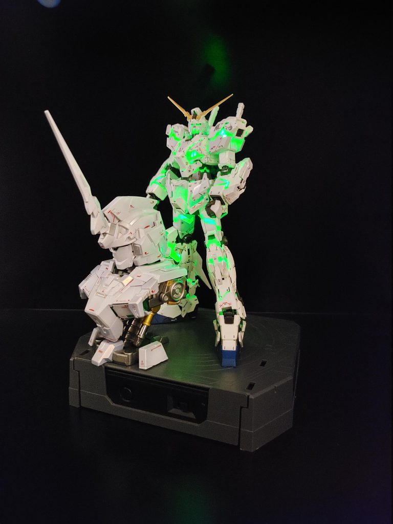 1/144との比較。かなり大きいので、満足感はありますね。