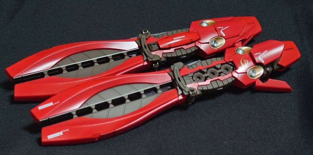 発表当初賛否両論だったホーンファンネル。自分も『これまたクセのある装備が出たなぁ…』とどちらかと言えば否定派でしたが、実物を見てみるとこれはこれで大味な武装でロマンがあるなと180°評価が変わりました🤣