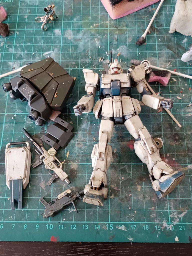 ウェザリング終了の画〜♪どう汚したのか良く覚えてましぇ〜ん(笑)♪多分、土汚れとか油汚れ錆にすす汚れ砂に塵に退色にとてんこ盛りにしたと思うんだよなあ。