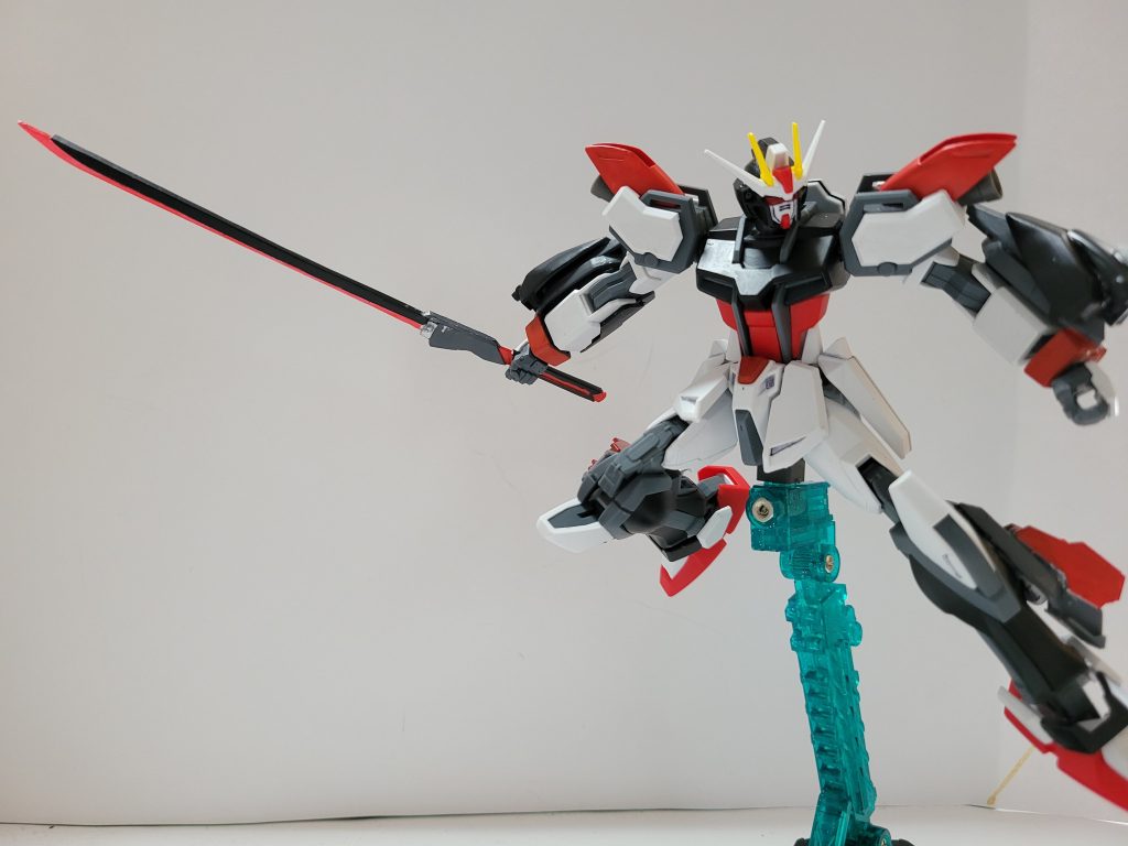 ビームが効かない相手にはこの刀。クリアレッドの刃は素晴らしい切れ味を誇る…と思われます。友人から頂きました。感謝です。