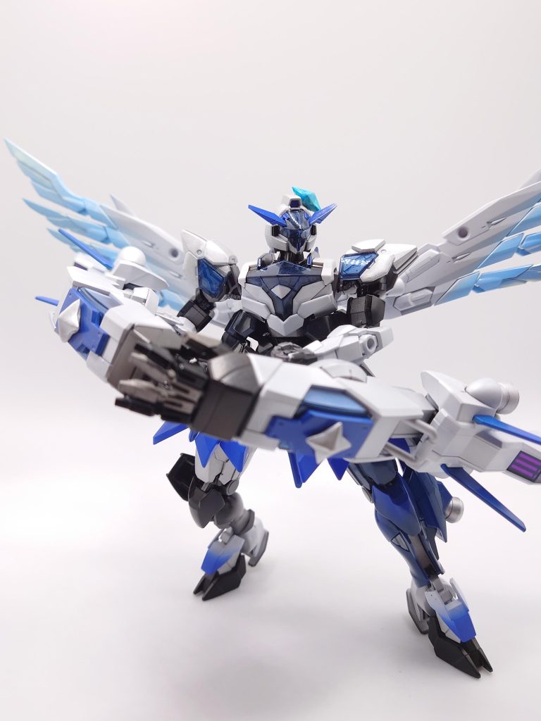 ジャジャン拳みたいなポーズになってしまった…