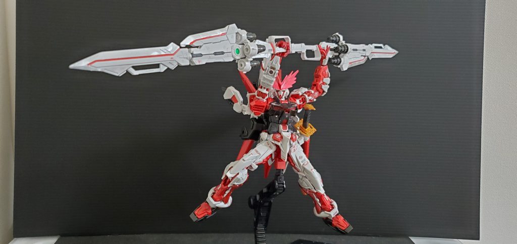 両手で何とか支えてます