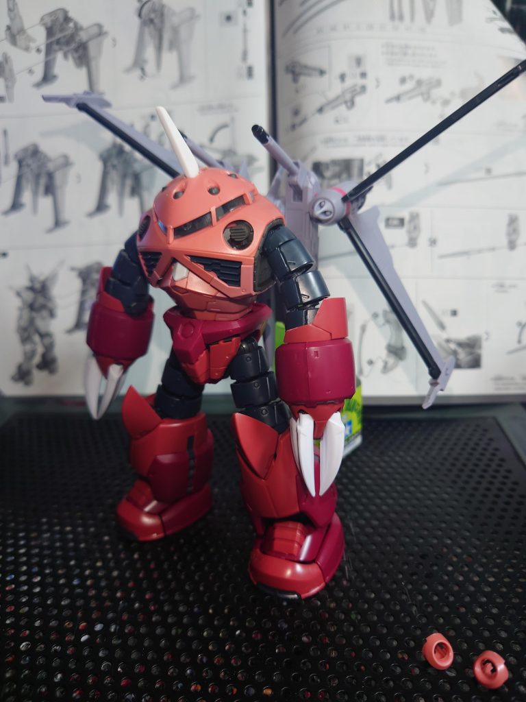 いったん仮組み。角が綺麗に装着できました。