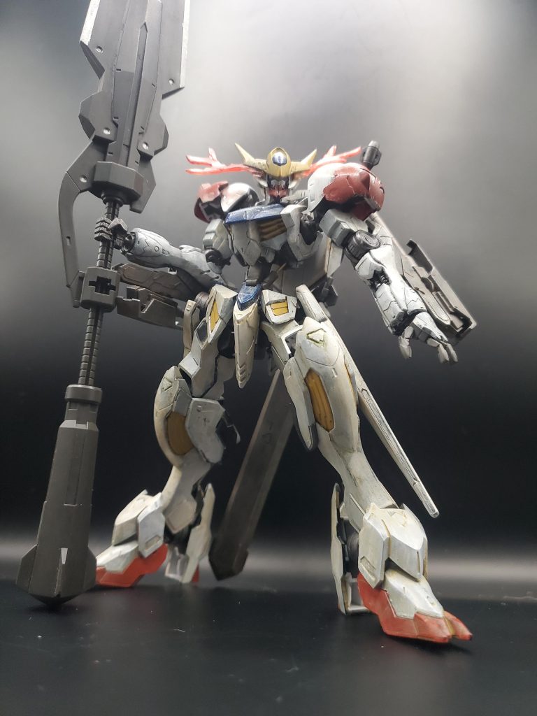 バスターソードを構えるポーズは出来なかったのでこれで妥協