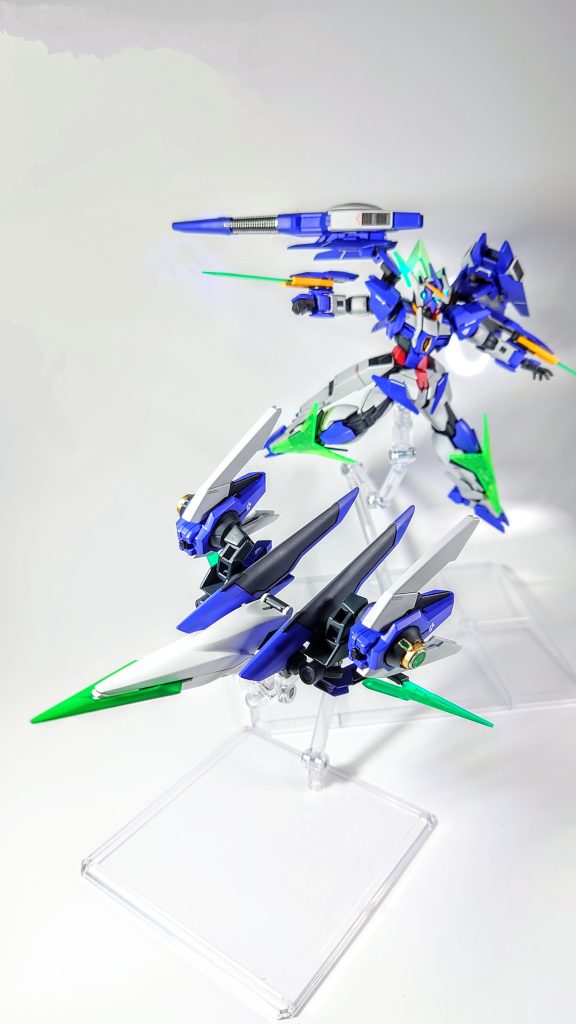 バックパックは支援機としても使えます。あとガンブレイドにネオジム磁石を仕込んで装着できるようにしてあります。