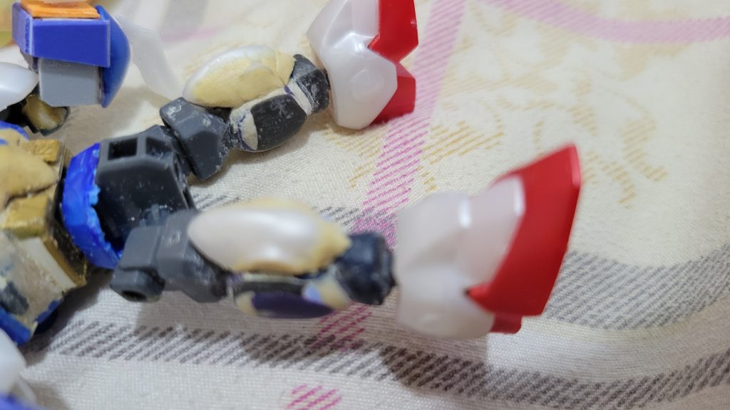 膝部分はオリジナルの腕を流用。