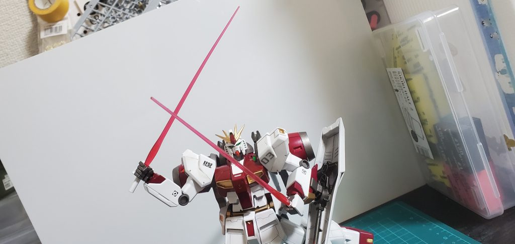 ビームサーベル装備たしかオリジンジムのだったかな？？持ち手を本体色で塗ってます！