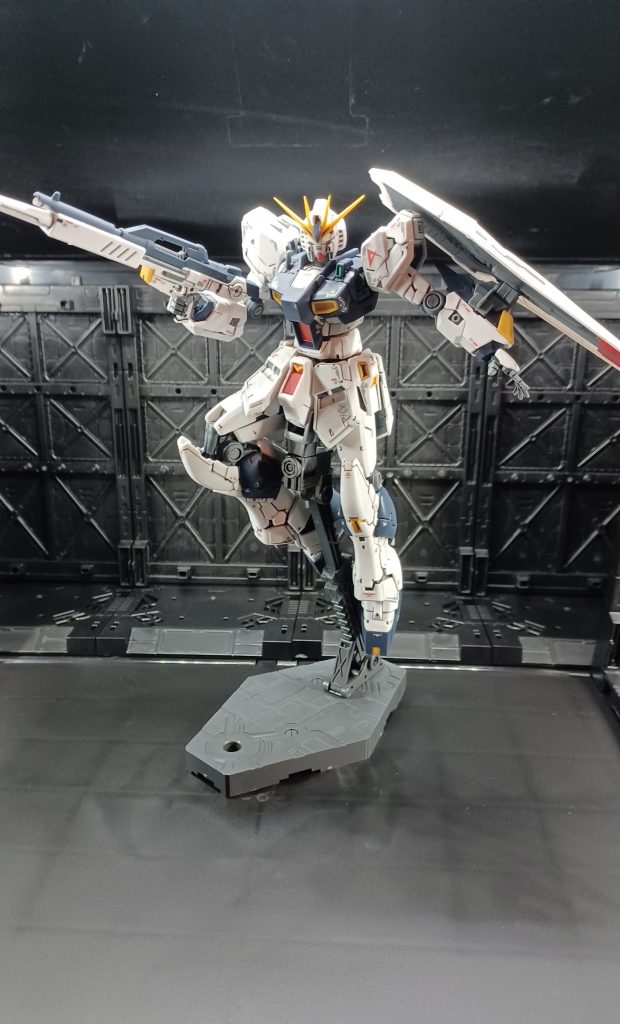 RG    νガンダム–5枚目/制作者：XOXO