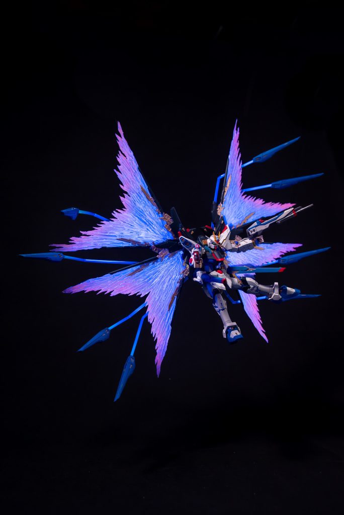 ドラグーンエフェクトも製作。腰に接続用自作パーツをかませてあります。