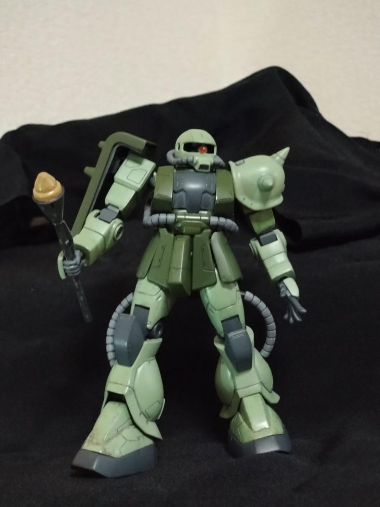 膝関節がゆるくてポーズが難しいですね