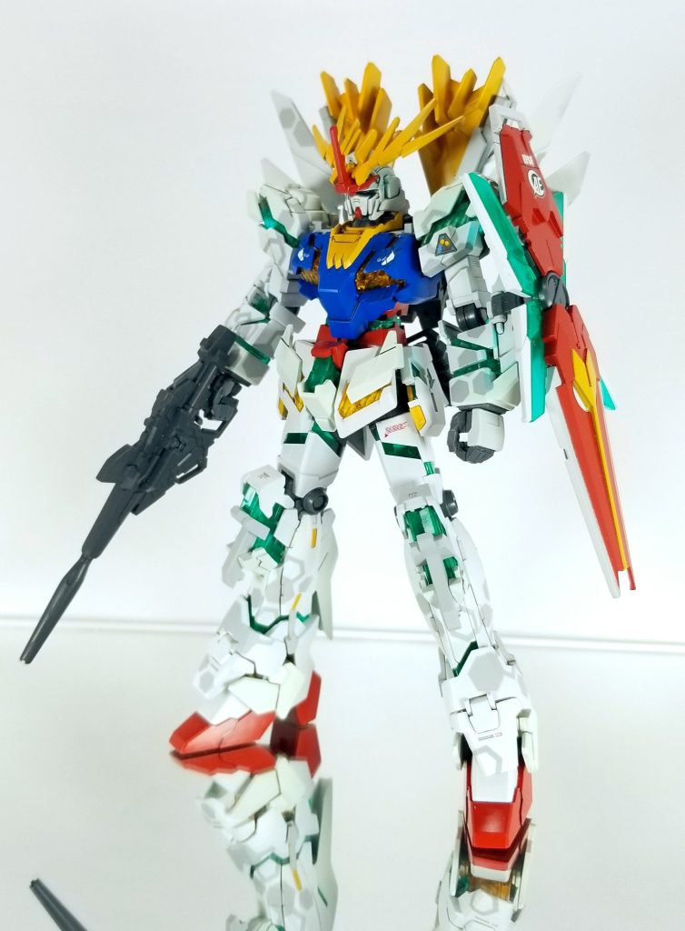 と、言うことで昨年のGBWC用バンシィの残りパーツでトリコロールカラー行ってみました!!