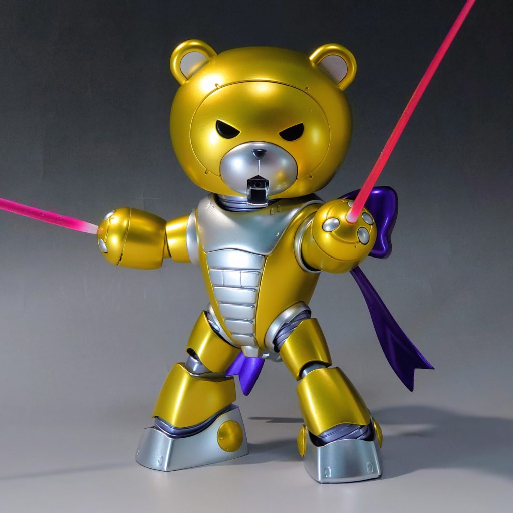 ビームサーベルを構えるベアッガイⅢ