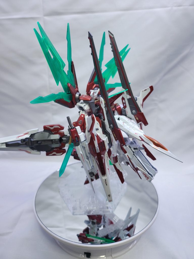 デカールはガイアさんのコーションデカール。ホイルゴールド、ホイルシルバー、ホイルレッド、アシタノデカールのラインレッド、ホワイトを使用。