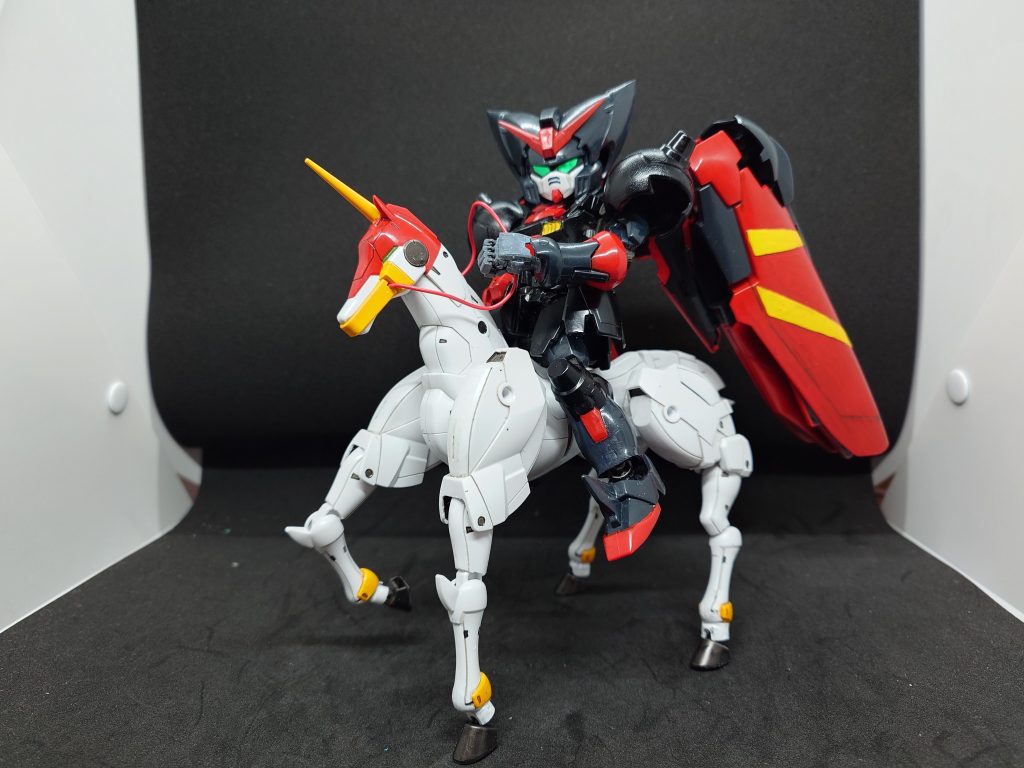 風雲再起を改造してポージングできるようにしたことで、より東方不敗感が出た気がします。（マスターガンダムは跨ってるだけですが・・・）