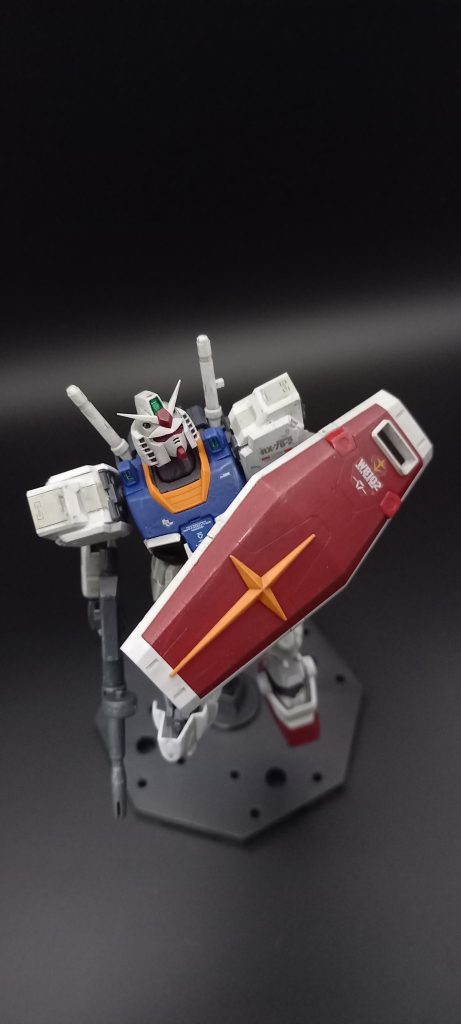 ガンダムカスタム–4枚目/制作者：パイルばんかー