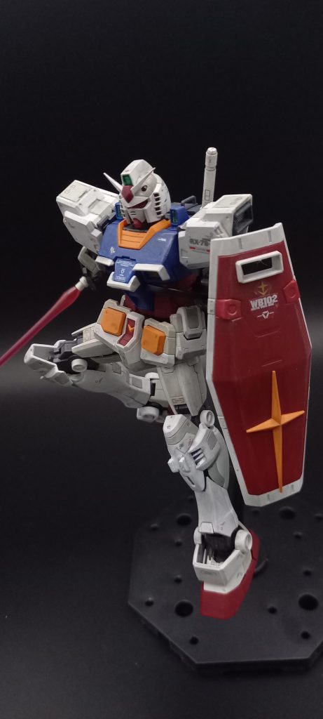 ガンダムカスタム–2枚目/制作者：パイルばんかー