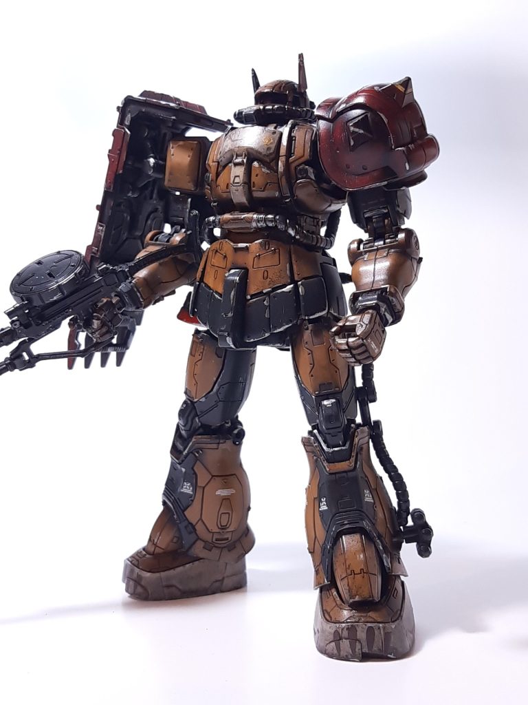 実は、右腕の関節にも塗装したせいで、関節がガチガチに固くなってしまい、ねじ切ってしまいました・・・。ポリキャップレスなのは良いのですが、クリアランスがぎりぎりに取っているので、塗装は要注意ですね(-_-;)