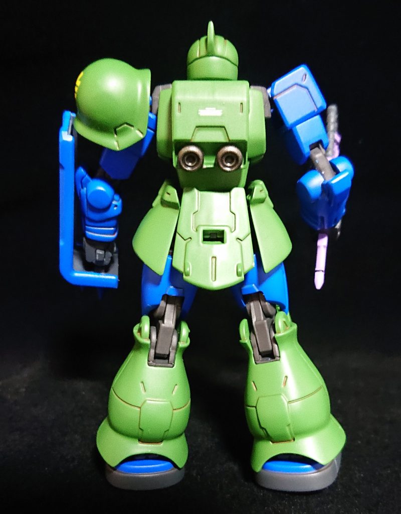 肘当てはカプセルアクションの構造とデザイン上、削るのが困難なのでマイナスモールドを削っただけです。