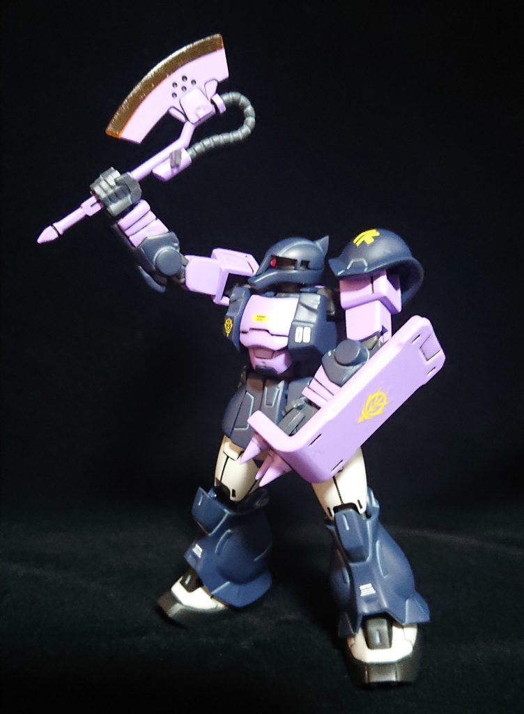 このサイズに使えるデカールを探すのは苦労しますね。何枚か貼るのを失敗したし、左右間違えてて貼り直したり。