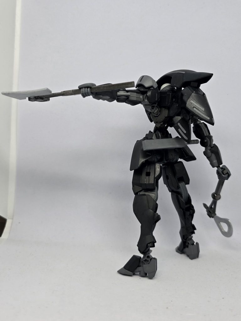 「ここも違うみたいね…」コックピットでため息を吐きながら、女は写真を指でなぞる。写真には幸せそうに微笑む自分と、寄り添うように写る男の姿。